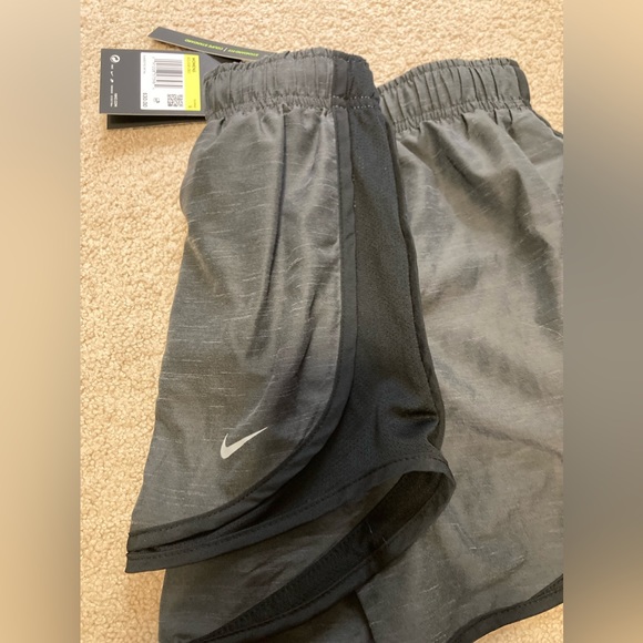 Nike NWT shorts - Picture 2 of 2